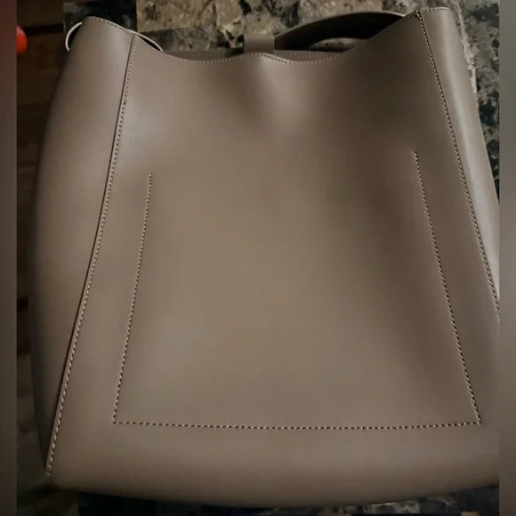 Everlane Studio Shoulder Bag in PORCINI TAUPE - Picture 5 of 6